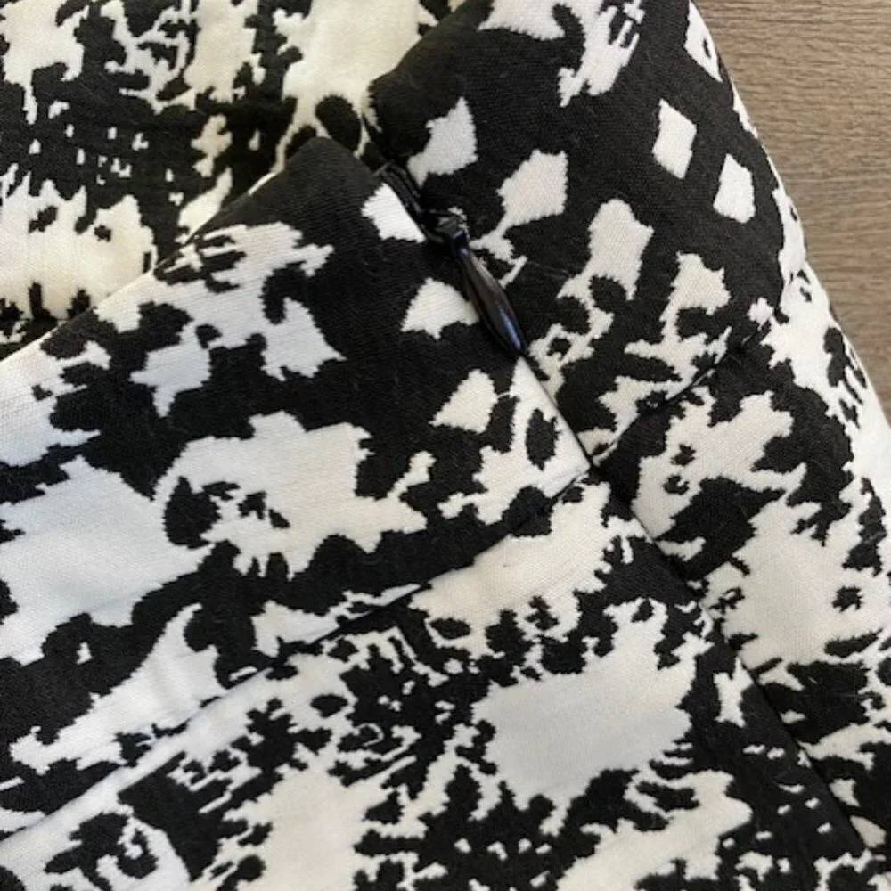 ANN TAYLOR Graphic Print Black White Mini Skirt 6 Petite - Picture 12 of 13